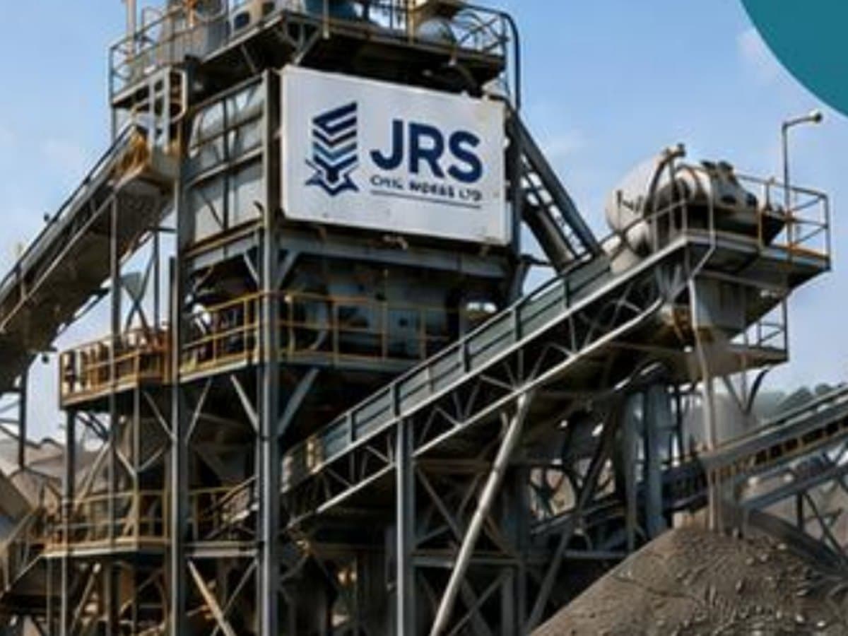 A JRS-branded static crusher plant with feed hoppers, conveyors and steel access gantries.